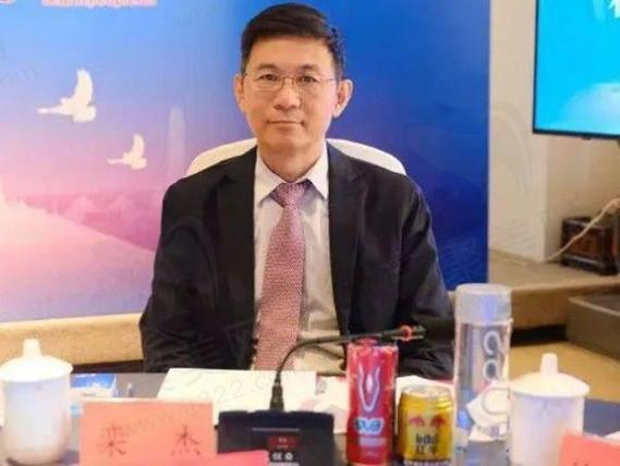 栾杰评价与点评 整形专家栾杰与栾杰斌的身份辨析